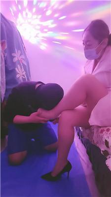 【爱秀套图】【飒姐】灌圣水/高跟恋足舔JS250308-17