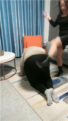 【爱秀套图】【冰色】高跟短靴虐打踩JS250308-20