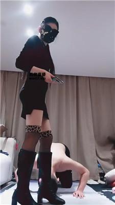 【爱秀套图】【羽唯大大】高跟长靴踩虐-重度鞭打【完整版】JS250307-14