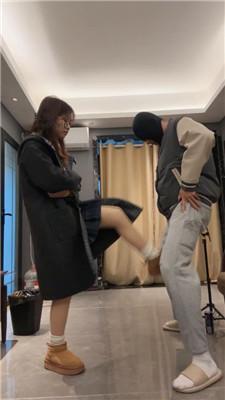 狗哥开发素人-毛拖鞋棉袜踩虐 bf50975