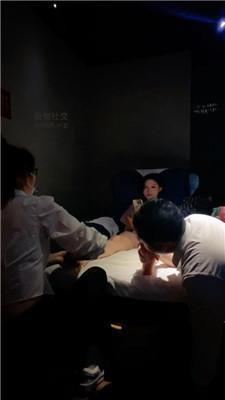 可贞当着素人技师的面调废物双视角版 JS250304-41