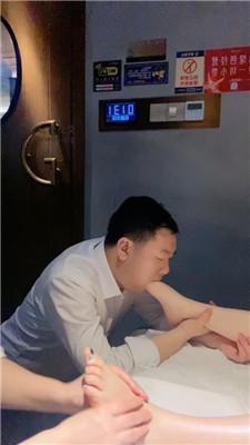 可贞当着素人技师的面调废物双视角版 JS250304-41