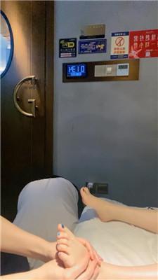 可贞当着素人技师的面调废物双视角版 JS250304-41