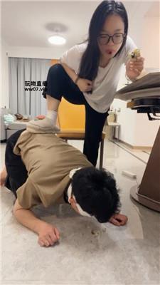 南月女神骑马伺候吃早餐-舔马桶-舔玉足 JS250314-7