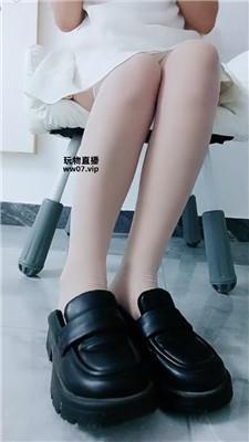 依甜哥哥是条狗    250310-38