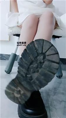 依甜哥哥是条狗    250310-38