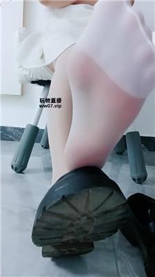 依甜哥哥是条狗    250310-38