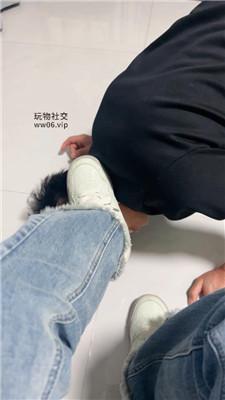 刘二狗狗舌舔脏小白鞋白袜 JS250319-17