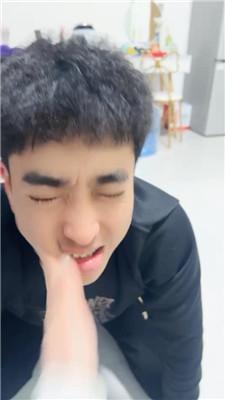 刘二狗狗舌舔脏小白鞋白袜 JS250319-17