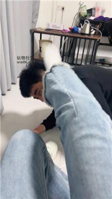 刘二狗狗舌舔脏小白鞋白袜 JS250319-17