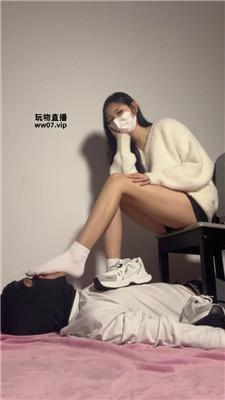 甜恬艺校女神-小白鞋白袜踩 bf51456