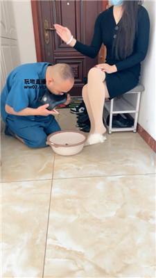 斯羽情侣主强迫狗喝刷鞋水双视角版 JS250317-42