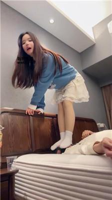 球球白袜脚踩虐/坐脸窒息 JS250316-10