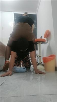 李老师运动鞋黑丝全体重踩踏双视角版 JS250324-11