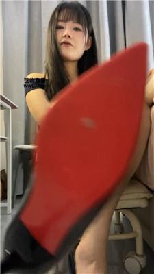 婉纱绿帽把你老婆亲妈贡出来    250321-18