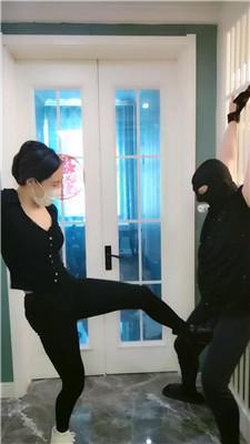 泽天吊绑贱奴重度虐打 bf51575