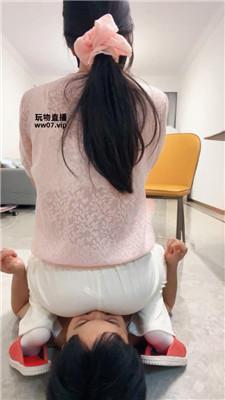 南月女神家奴卑微伺候起床 bf51580