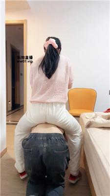 南月女神家奴卑微伺候起床 bf51580