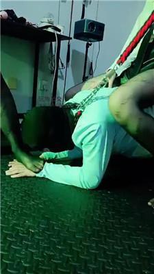 鸿运双女团SM刑房-重度群调群虐 JS250322-18