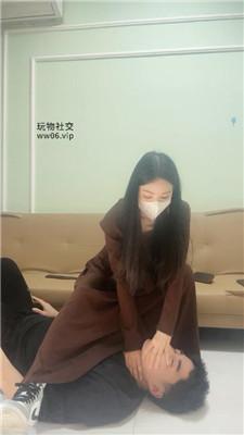 刘二狗素人S-脏鞋踩踏喂食/揪耳朵 JS250321-9