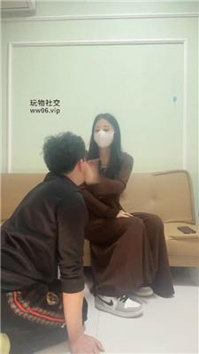 刘二狗素人S-脏鞋踩踏喂食/揪耳朵 JS250321-9