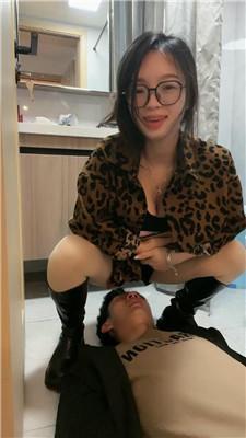 薇薇家奴阳台下跪伺候 JS250320-8