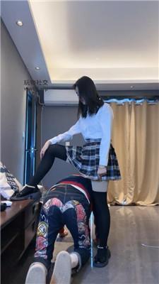 狗哥素人小姐姐S-皮鞋丝袜美腿虐 bf51561