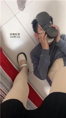 莹莹磕头求主人耳光踩踏-骑马  JS250320-5