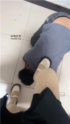 莹莹磕头求主人耳光踩踏-骑马  JS250320-5