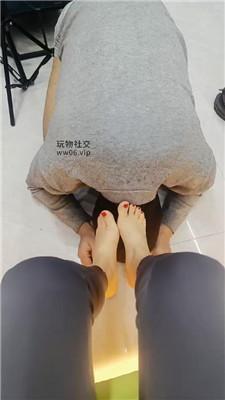 苏苏不苏裸足踩虐骑马驯化 JS250319-44