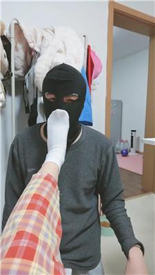 柔柔白袜玉足虐下跪奴 JS250326-12