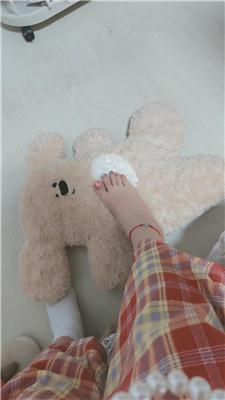 柔柔白袜玉足虐下跪奴 JS250326-12