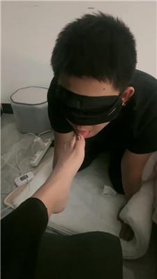 桃之妖妖白船袜玉足脚下喂食 JS250328-21