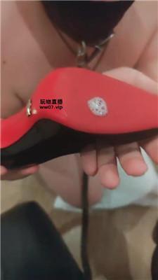 羽薇黑丝高跟踩虐诱惑 bf51750