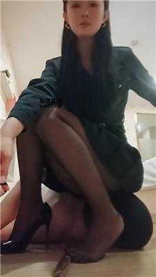 羽薇黑丝高跟踩虐诱惑 bf51750