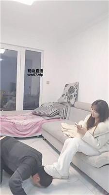 开发大神强迫磕头犯贱-舔脏鞋底 JS250329-24