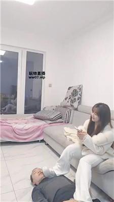 开发大神强迫磕头犯贱-舔脏鞋底 JS250329-24