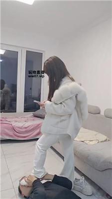 开发大神强迫磕头犯贱-舔脏鞋底 JS250329-24