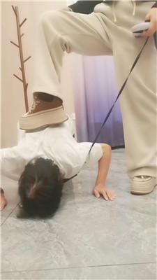 夸梨母畜-狗链遛狗-袜子塞嘴-重度耳光双视角版 JS250331-20