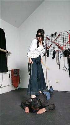 盛梦暴打偷原味的骚奴三视角版 JS250414-22