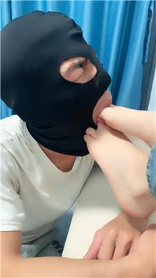 小鱼饼干近距离裸足狂舔 JS250414-25