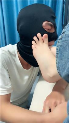 小鱼饼干近距离裸足狂舔 JS250414-25