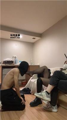 00后情侣情侣主-长靴黑丝玩虐骚绿帽双视角版 JS250414-23