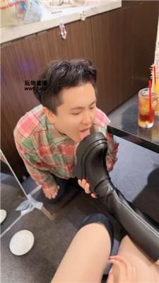 玥樾日料店靴子踩桌底鬼子 bf52348