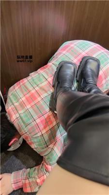 玥樾日料店靴子踩桌底鬼子 bf52348