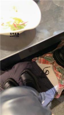 玥樾日料店靴子踩桌底鬼子 bf52348