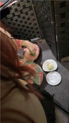 玥樾日料店靴子踩桌底鬼子 bf52348