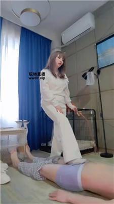 魔鬼天使囚禁狗笼-重度鞭打 JS250414-9