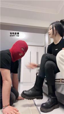 十二岁情侣主脏鞋臭袜子玩虐绿帽双视角版 bf52290