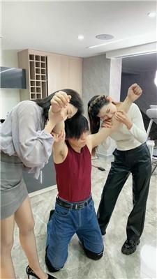 【爱秀套图】【麋鹿银儿】双主虐-咬胳膊/踩踏式脚耳光/腿绞bf51651